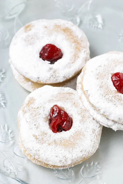 Koekjes met frambozenjam — Stockfoto