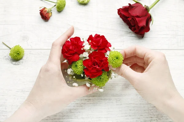 간단한 꽃 꽃을 만드는 방법 — 스톡 사진