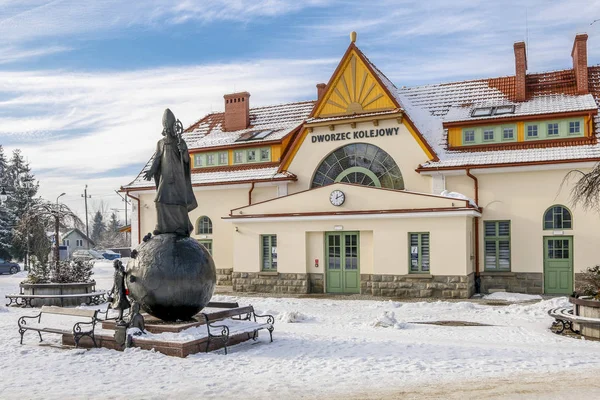 RABKA ZDROJ, POLAND - JANUARY 23, 2017: Monument of Saint Nichol — Stock Photo, Image