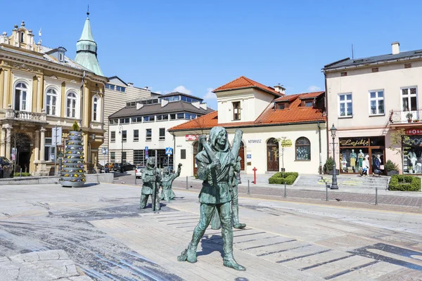 WIELICZKA, POLONIA - 15 DE ABRIL DE 2019: Monumento a la sal medieval mi — Foto de Stock