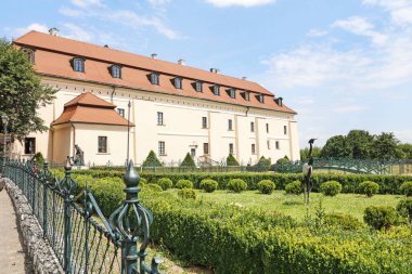 Niepolomouse, Polonya - 12 Temmuz 2019: Kraliyet Kalesi ve Güzellik