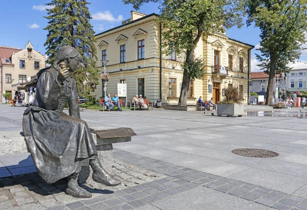 NOWY TARG, POLAND - SEPTEMBER 12, 2019: Monumentet som viser – stockfoto