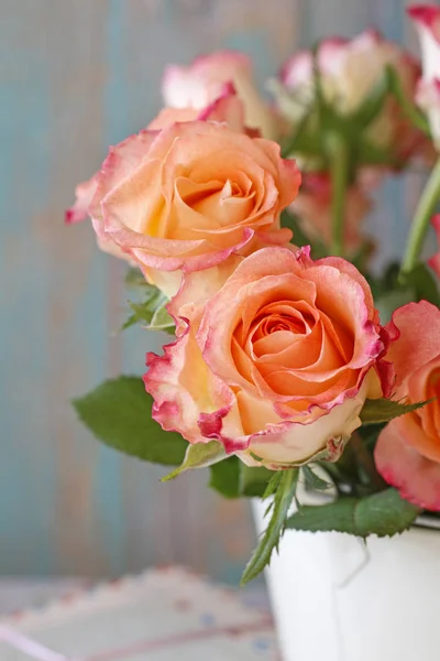 Detalle de hermoso ramo de rosas . — Foto de Stock