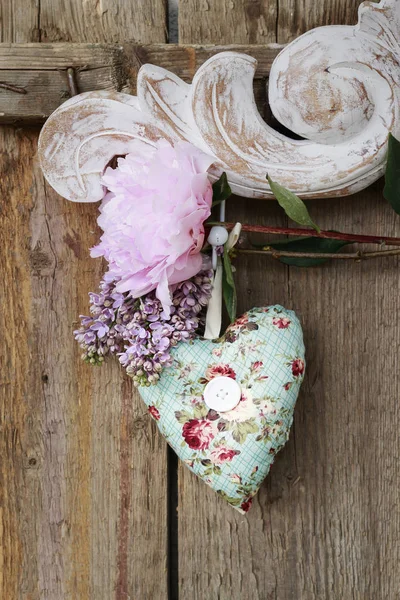 Fabric heart, peony and lilac — Stock Photo, Image