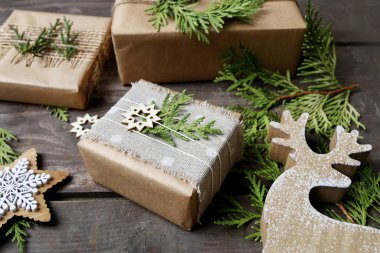 Noel hediyelerini güzelce paketlemek için aksesuarlar lazım..