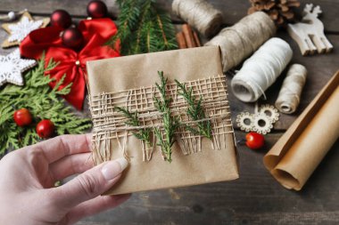 Noel hediyelerini güzelce paketlemek için aksesuarlar lazım..