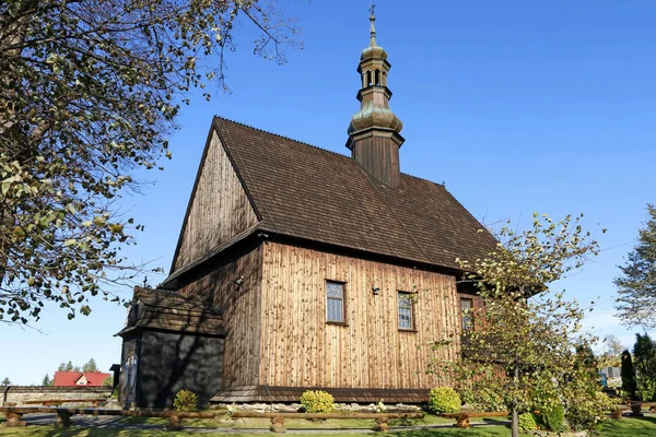 Chabowka, Poland - September 14, 2019：The Holy Cross wooden chu — 图库照片