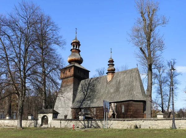 Rabka Zdroj, Polska - 24 listopada 2019: Zabytkowy drewniany kościół — Zdjęcie stockowe