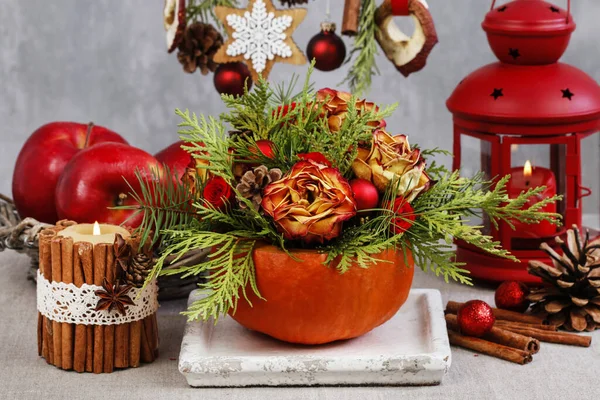 Long lasting Christmas decoration. Natural decorating ideas. — Stock Photo, Image