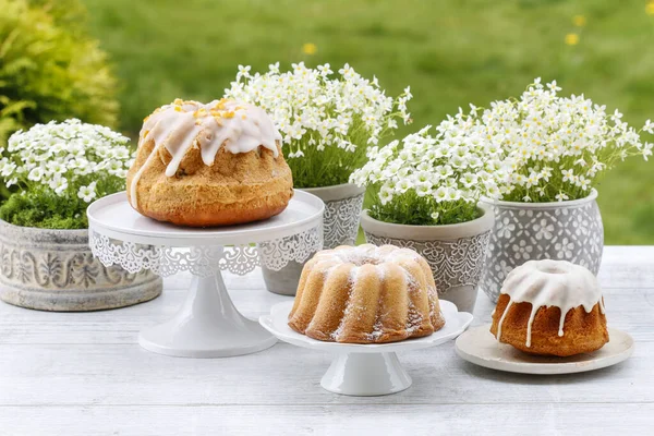 Traditionele Paastaart Prachtige Lentebloemen Handgemaakte Decoratie Gemaakt Van Mos Kwarteleitjes — Stockfoto