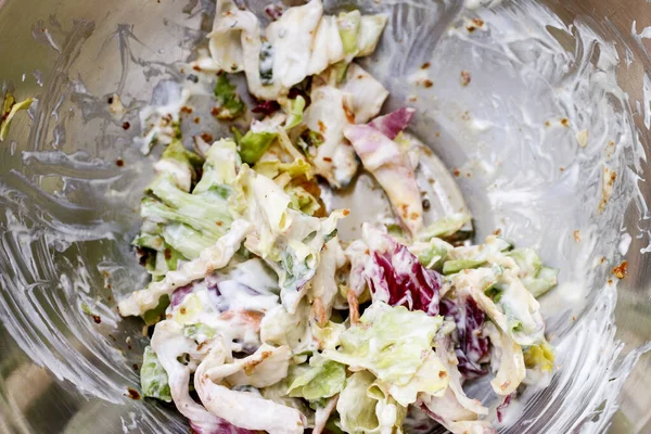 Gümüş Kasede Mayonezli Sebze Salatası Sağlıklı Yemek — Stok fotoğraf