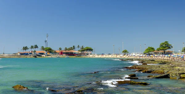 Orzechy włoskie plaży w mieście Guarapari, Brazylia. — Zdjęcie stockowe