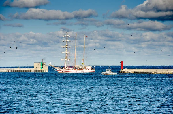 Gdynia Poland September 2018 Orp Iskra Polish Sailing Ship Entering — Stock Photo, Image