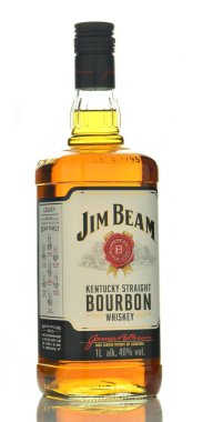 Beyaz arka plan üzerinde izole jim beam bourbon viski.