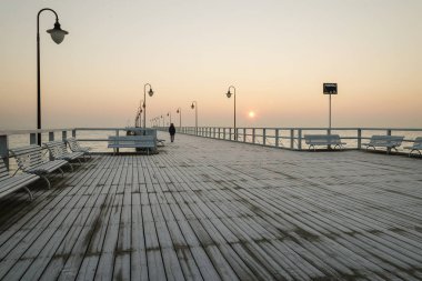 Kışın, Avrupa gündoğumu sonra Polonya gdynia orlowo iskele