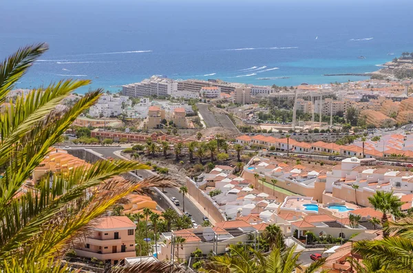 Pittoreske uitstekende landschap van prachtige resort costa adeje op tenerife, Canarische eilanden, Spanje — Stockfoto