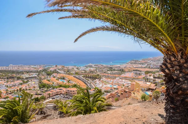 Pittoresco paesaggio eccezionale di bella località costa adeje su tenerife, isole canarie, Spagna — Foto Stock