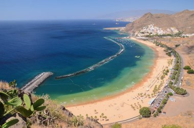 Pitoresk muhteşem playa de las Teresitas adada Tenerife, İspanya