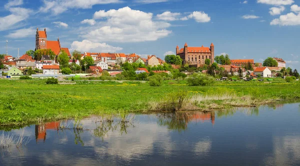 Festői táj Gniew Wierzyca folyó Észak-Lengyelországban — Stock Fotó