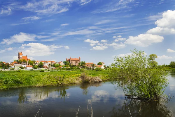Gazabını pitoresk peyzaj Wierzyca Nehri Kuzey Polonya üzerinde