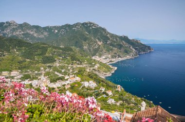 Kasaba maiori etkileyici muhteşem manzara amalfi Coast, İtalya