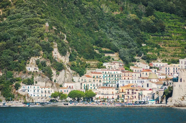 Imponujący przepiękny widok na miejscowości cetara na wybrzeże amalfi, Włochy — Zdjęcie stockowe