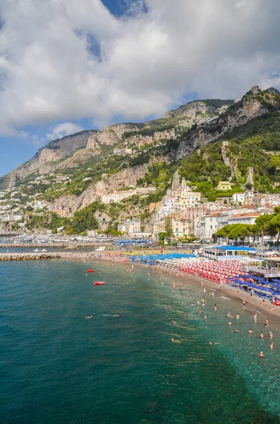 Pintoresca vista de la estación de verano Amalfi, Italia . — Foto de Stock