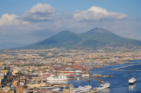 Picturesque summer panorama of Naples, Italy. — Stock Photo, Image