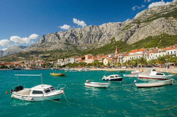 Malerisk dalmatinsk landskab af makarska i croatia - Stock-foto