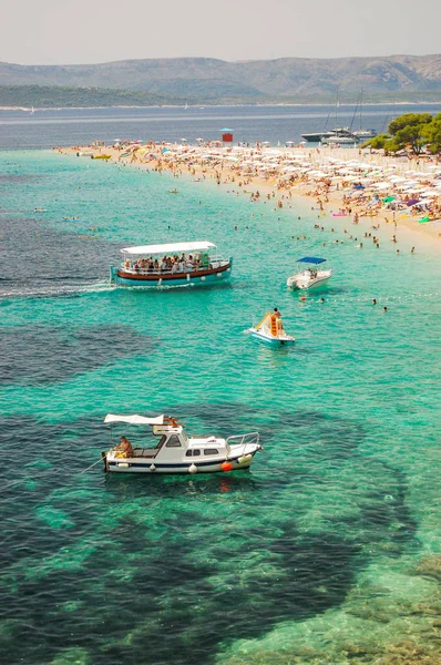 Hermosa vista en Golden Cape en la isla de Brac en Croacia —  Fotos de Stock