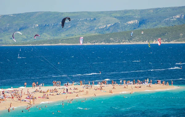 クロアチアのブラチ島に黄金岬の豪華な眺め — ストック写真