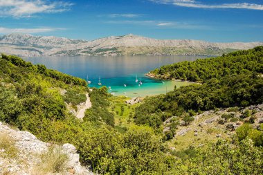 Brac Adası, Hırvatistan Lovrecina kumsalda güzel manzara