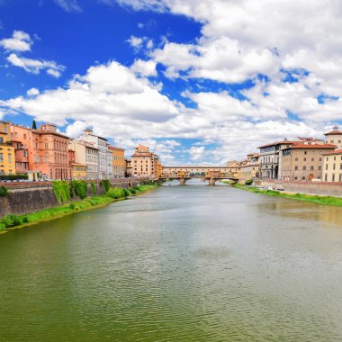 ısmarlayarak renkli ponte vecchio İtalya Floransa'da arno Nehri boyunca üzerinde