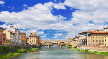 ısmarlayarak renkli ponte vecchio İtalya Floransa'da arno Nehri boyunca üzerinde