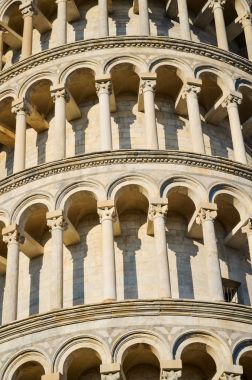 Pisa 'daki Mucizeler Meydanı' ndaki ünlü Eğik Kule, İtalya 'daki Toskana