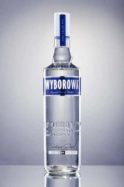 Kwidzyn Polonia Diciembre 2017 Vodka Wyborowa Aislado Sobre Fondo Degradado — Foto de Stock