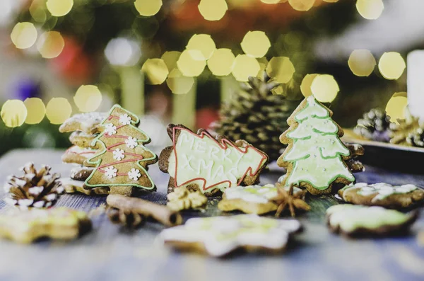 Deliciosos Pasteles Jengibre Hechos Mano Sobre Fondo Bokeh —  Fotos de Stock