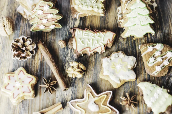 Vielfalt Weihnachtsprodukten Ingwerkuchen Nüsse Zimtstange Lutscher — Stockfoto