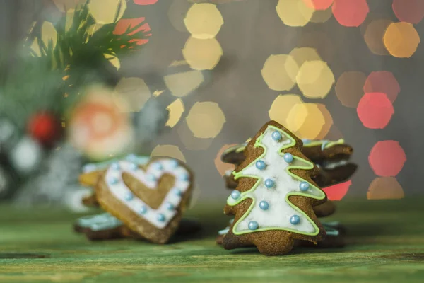 Délicieux Biscuits Noël Décorés Sur Fond Bokeh — Photo