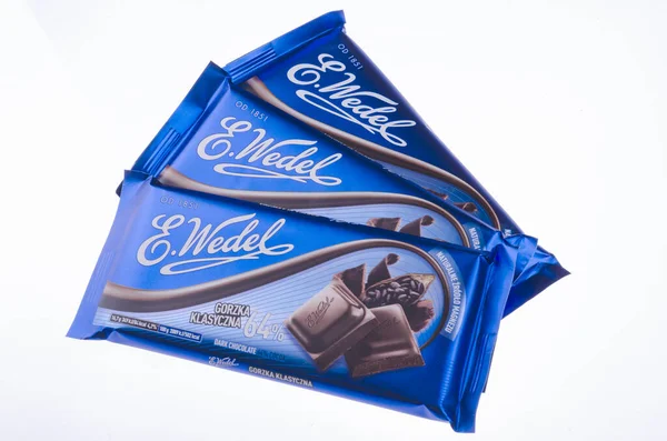 Wedel巧克力棒在白色背景上被隔离 Wedel是一家波兰糖果公司 生产巧克力 蛋糕和零食 成立于1851年 位于波兰华沙 — 图库照片