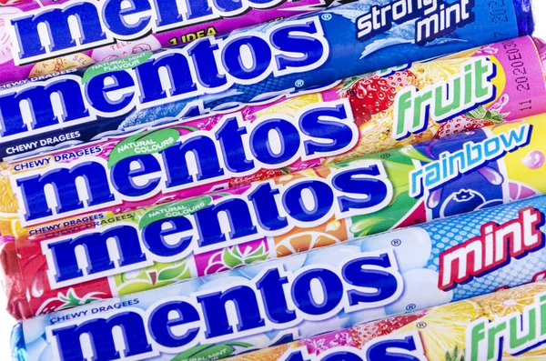 Mentos Žvýkací Dragees Izolované Bílém Pozadí — Stock fotografie