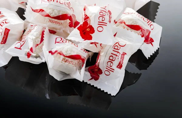 Bonbons Forme Boule Raffaello Raffaello Est Fabriqué Par Chocolatière Italienne — Photo