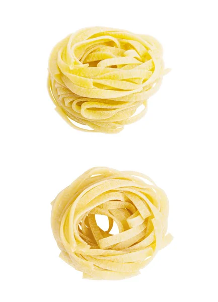 Ei-Pasta-Nest isoliert auf weißem Hintergrund — Stockfoto