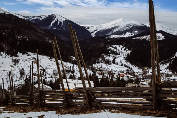 Vista Del Pueblo Cerca Dzembronya Temporada Invierno Ucrania Concepto Viaje — Foto de Stock