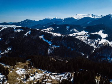 Yaremche 'nin kış mevsimindeki manzarası, seyahat konsepti   