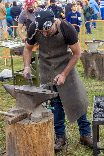 Maykop Região Adygea Federação Russa 2019 Ferreiro Artesanal Campo Férias — Fotografia de Stock