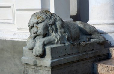 Emlak Kachanovka bir aslan heykeli 