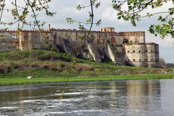 Old fortress above river — Stock Photo, Image