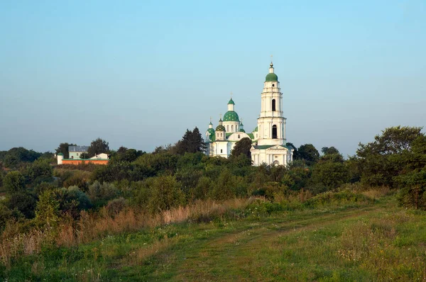 View to the old monastery on sunny day — Stock Photo, Image