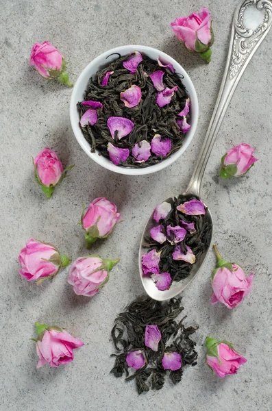 Gri Desenli Masada Yaprakları Olan Sağlıklı Bir Çay Üst Manzara — Stok fotoğraf